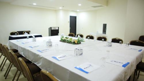 El área de trabajo o centro de convenciones de Caesar Hotel Ramallah