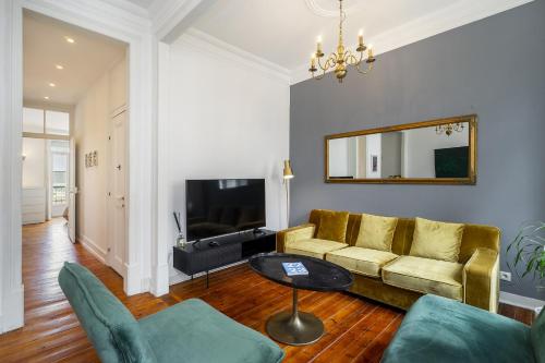 WHome Central 1-Bed w/ River Views great for D Nomads & R Workers