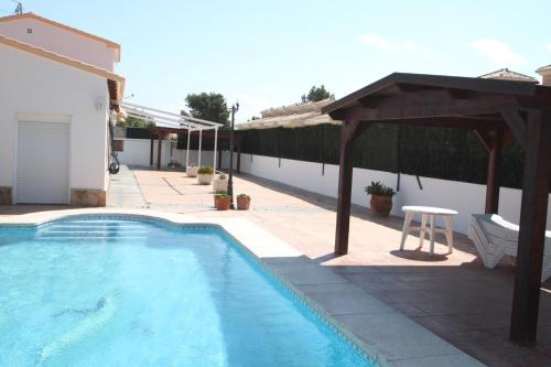 Mercedes - comfortable holiday accommodation in Calpe tesisinde veya buraya yakın yüzme havuzu