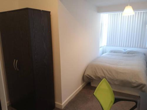 Postelja oz. postelje v sobi nastanitve Double-bed (E2) close to Burnley city centre
