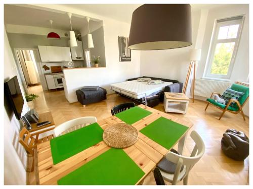 Postel nebo postele na pokoji v ubytování Central-Modern-Apartment