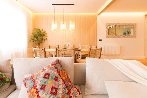 Carmelo Gil AC by Staynnapartments