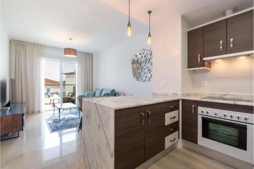 13 Modern apt for 6 guest with shared pool in Manilva Andalucia