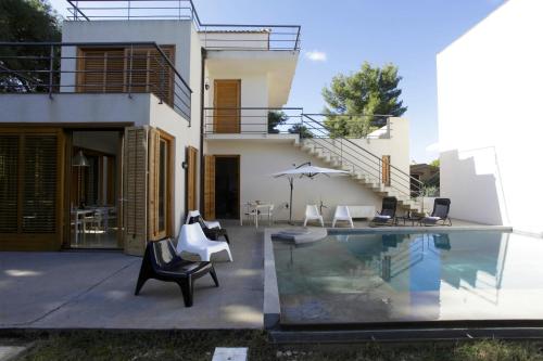 3 bedrooms villa at Torre Colonna Sperone 950 m away from the beach with sea view private pool and enclosed garden
