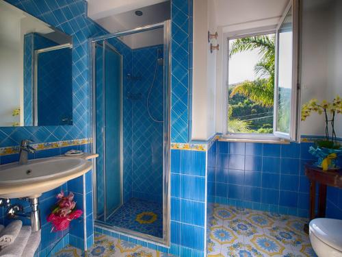 Bathroom sa Hotel Villa Miralisa