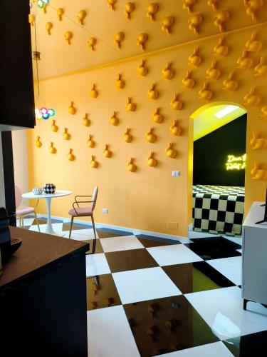 Wonderland Apartment in Milan shopping area, AC, Wifi and Subway