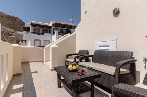 Naxos Alma House