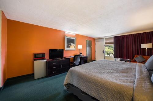 TV/Unterhaltungsangebot in der Unterkunft Travelodge by Wyndham Oakley