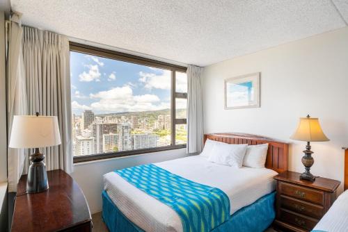 Standard Ocean View Condo - 35th floor views, Free parking & Wifi condo_3