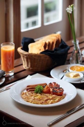 Mad på hotellet eller i nærheden