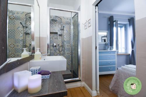 A bathroom at La casetta sulle Stelle