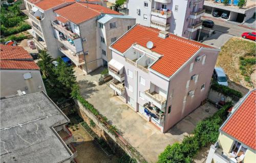 Nice Apartment In Makarska With Wifi