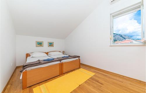 1 Bedroom Awesome Apartment In Makarska