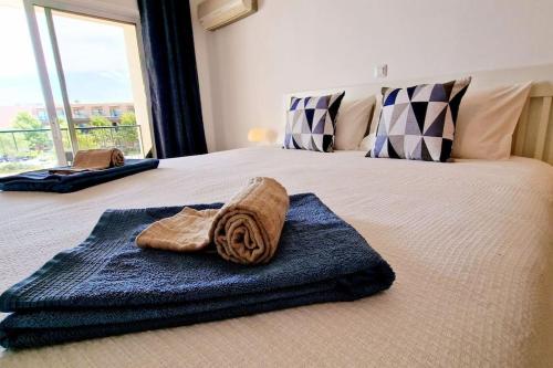 Jasmine apartment next to Meia Praia Beach
