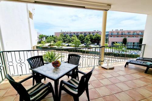 Jasmine apartment next to Meia Praia Beach