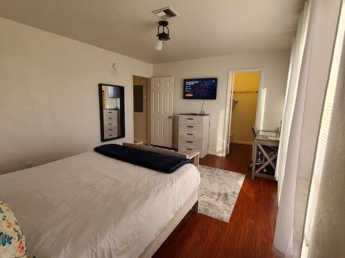2bed 1 bath condo near Nellis afb & the strip