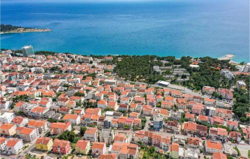 1 Bedroom Awesome Apartment In Makarska