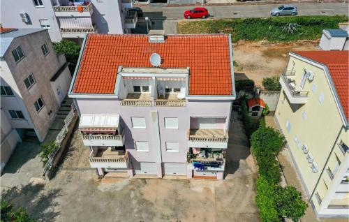 1 Bedroom Awesome Apartment In Makarska