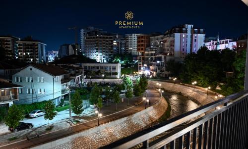 Nespecifikovaný výhled na destinaci Gjakove nebo výhled na město při pohledu z apartmánu