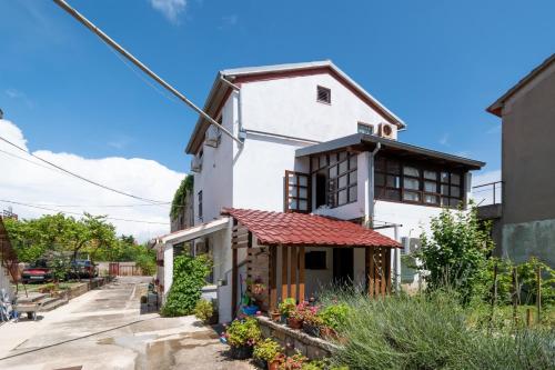 Apartments with a parking space Preko, Ugljan - 8179