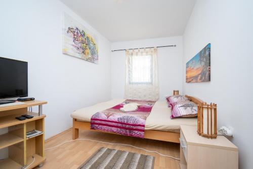 Apartments by the sea Vir - 21081