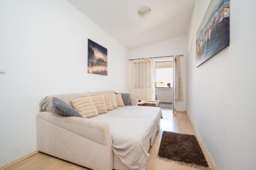 Apartments by the sea Vir - 21081