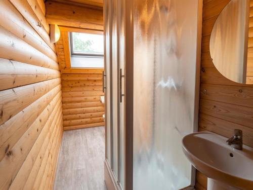 Koupelna v ubytování Spacious Home in Durbuy