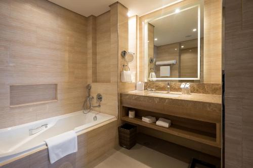 Un baño de Dusit Thani Mactan Cebu Resort