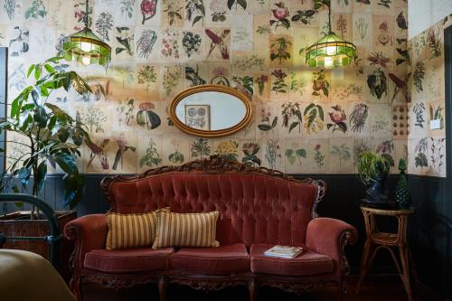 Ruang duduk di Eltham Hotel NSW
