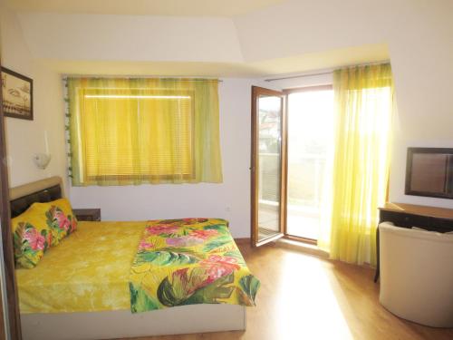 Katil atau katil-katil dalam bilik di Fantasy Apartments Saint Constantine and Helena Resort