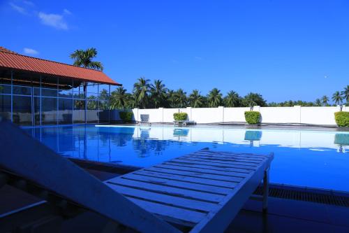 Bazén v ubytování PJ Hotels Jaffna nebo v jeho okolí