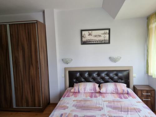 Katil atau katil-katil dalam bilik di Fantasy Apartments Saint Constantine and Helena Resort