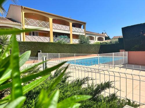 Bassein majutusasutuses Appartement Piscine Climatisée või selle lähedal