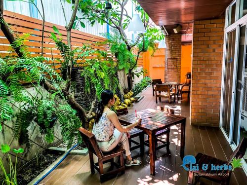 Сад в Plai And Herbs Suvarnabhumi Airport