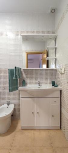 Bilik mandi di Casa Airen con jacuzzi