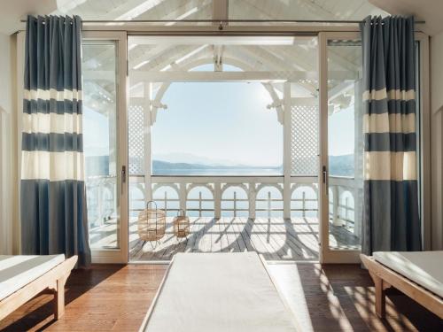 Posteľ alebo postele v izbe v ubytovaní Werzers Hotel Resort Pörtschach