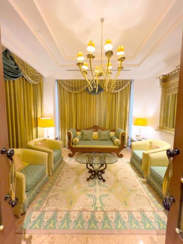 Χώρος καθιστικού στο Nusa Dua Beach Hotel and Spa - Handwritten Collection