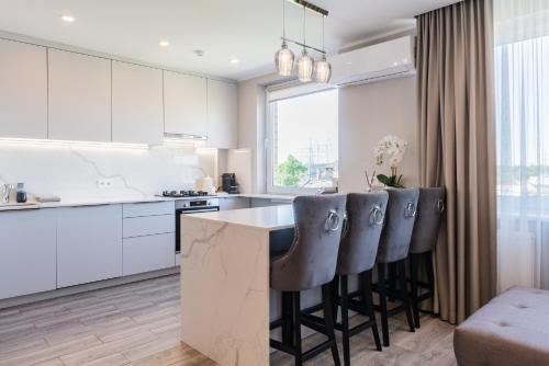 Η κουζίνα ή μικρή κουζίνα στο E.D. Luxury Apartaments