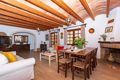 Els Gorgs by Sealand Villas