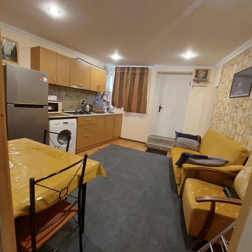 Buddha apartmentにあるキッチンまたは簡易キッチン