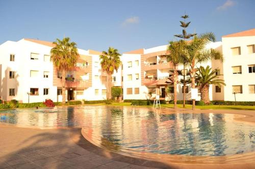 Luxury flat in Mohamadia. tesisinde veya buraya yakın yüzme havuzu