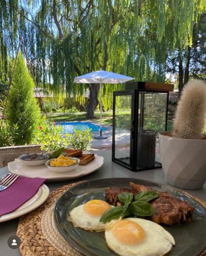 Φαγητό σε αυτό το ξενοδοχείο ή κάπου εκεί κοντά