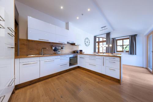 Una cocina o cocineta en Appartement Gernkogelblick