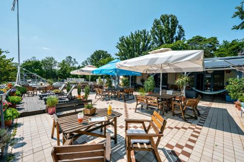 Un restaurant sau alt loc unde se poate mânca la Island Hostel Budapest