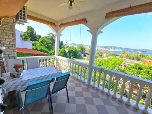 Beach apartment Rustique Roza Biograd - Premium location