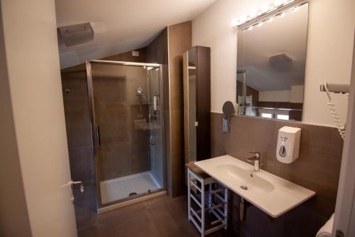 Salle de bains dans l'établissement Hotel Oliva