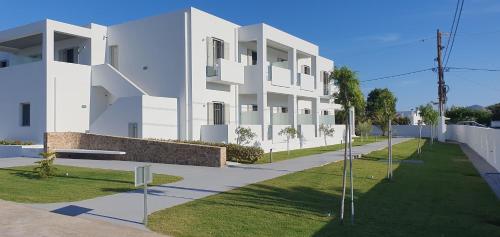 Gallery image of Tzanis Resort Skyros in Skiros