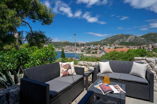 Rinada - ZF Hvar