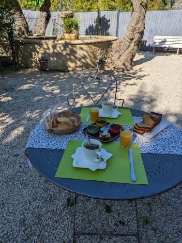 Jídlo v bed and breakfast nebo okolí