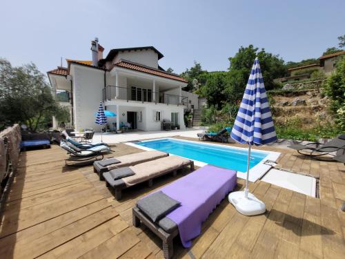 Πισίνα στο ή κοντά στο Ferienwohnung mit Pool Kroatien mit Meerblick und Pool